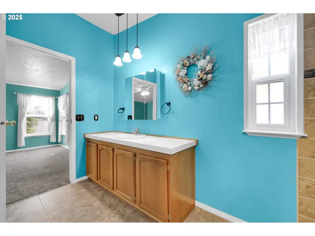 $475,000 | 38431 Row River Road, Dorena, OR 97434