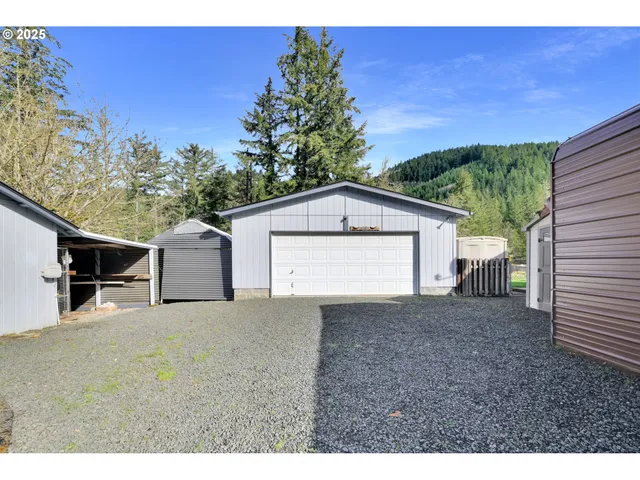 $475,000 | 38431 Row River Road, Dorena, OR 97434