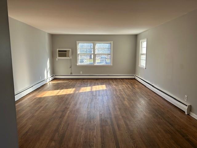 96 South Hamilton Street, Unit B4 Poughkeepsie, NY 12601 - Photo 6 of 13 View 1-Living Room