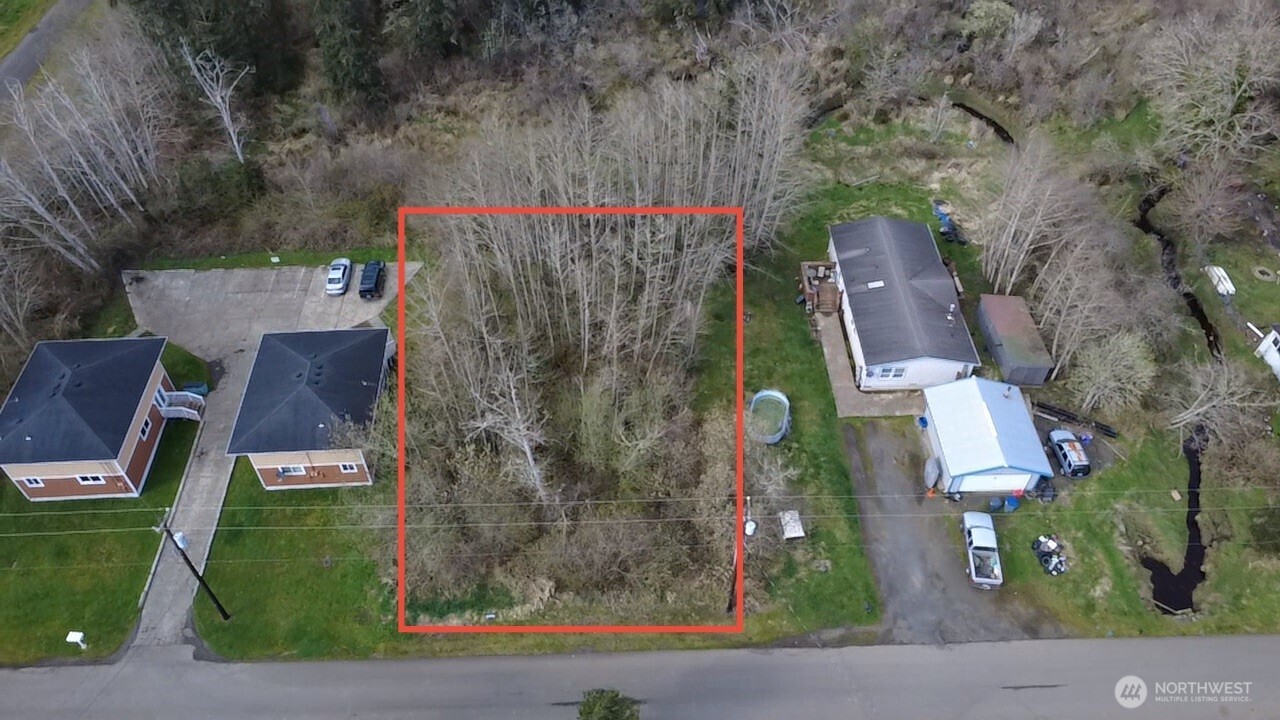812 Thomas Street Aberdeen, WA 98520 - Photo 3 of 13 an aerial view of a house