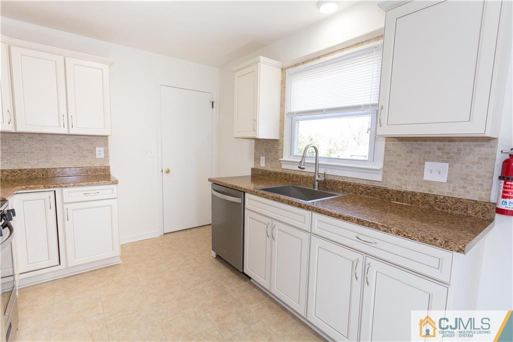 623 Ashland Road Middlesex, NJ 08846 - Photo 14 of 24 Gallery Image 14