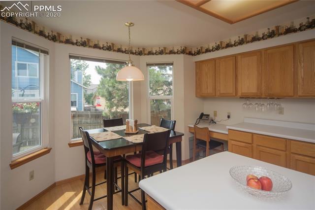 6695 Turkey Tracks Road Colorado Springs, CO 80922 - Photo 9 of 34 Dining nook