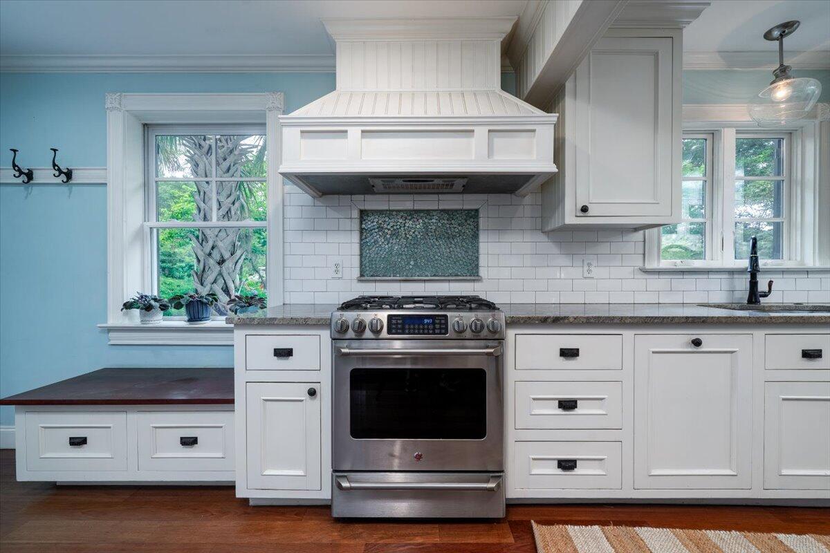375 Seewee Circle Mount Pleasant, SC 29464 - Photo 13 of 57 Gas Stove Top