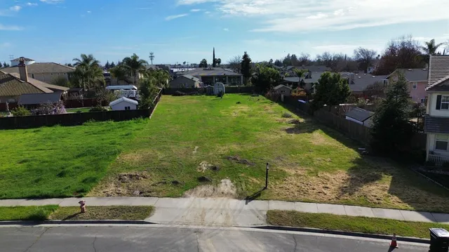 $298,900 | 2900 Canyon Falls Drive, Modesto, CA 95351