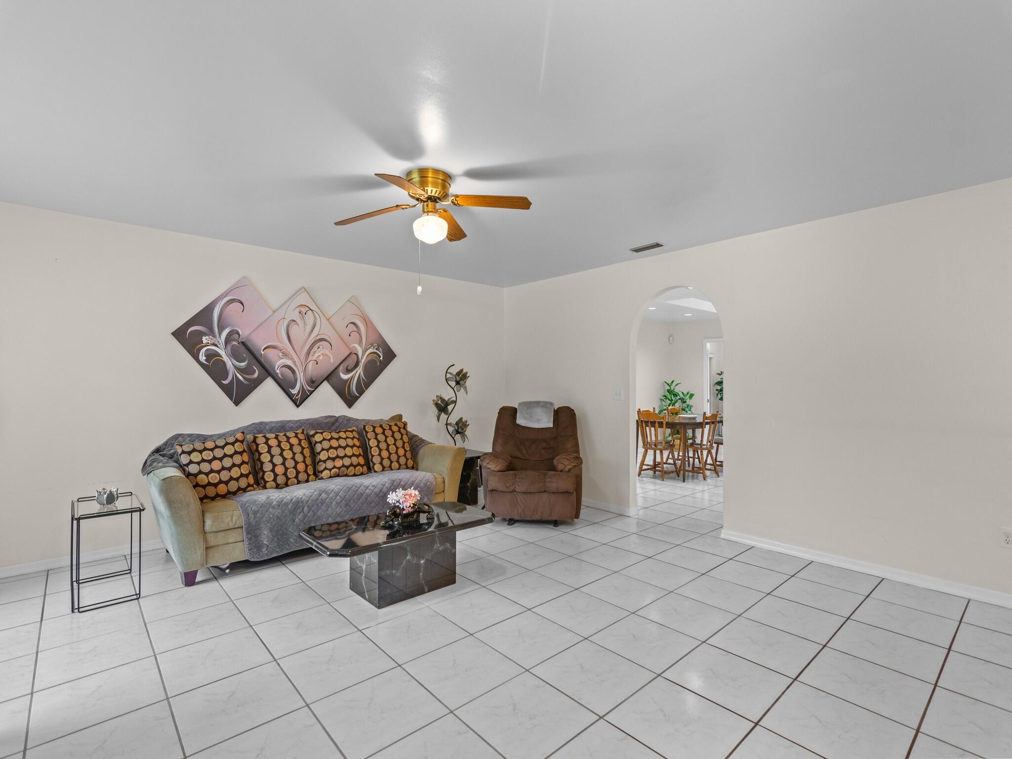 992 Seneca Avenue Sebastian, FL 32958 - Photo 5 of 26 a living room with furniture