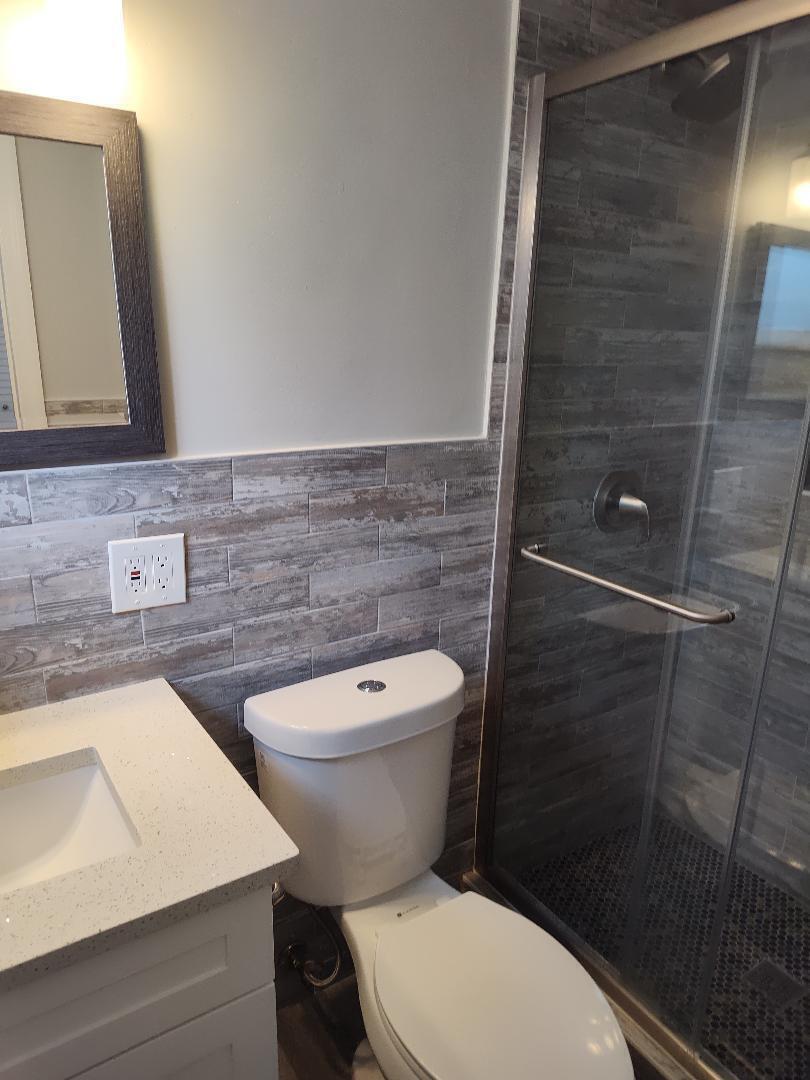 2248 Northeast 37th Street Lighthouse Point, FL 33064 - Photo 12 of 15 bathroom