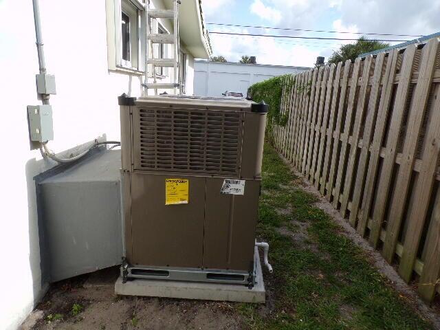 2248 Northeast 37th Street Lighthouse Point, FL 33064 - Photo 14 of 15 ac