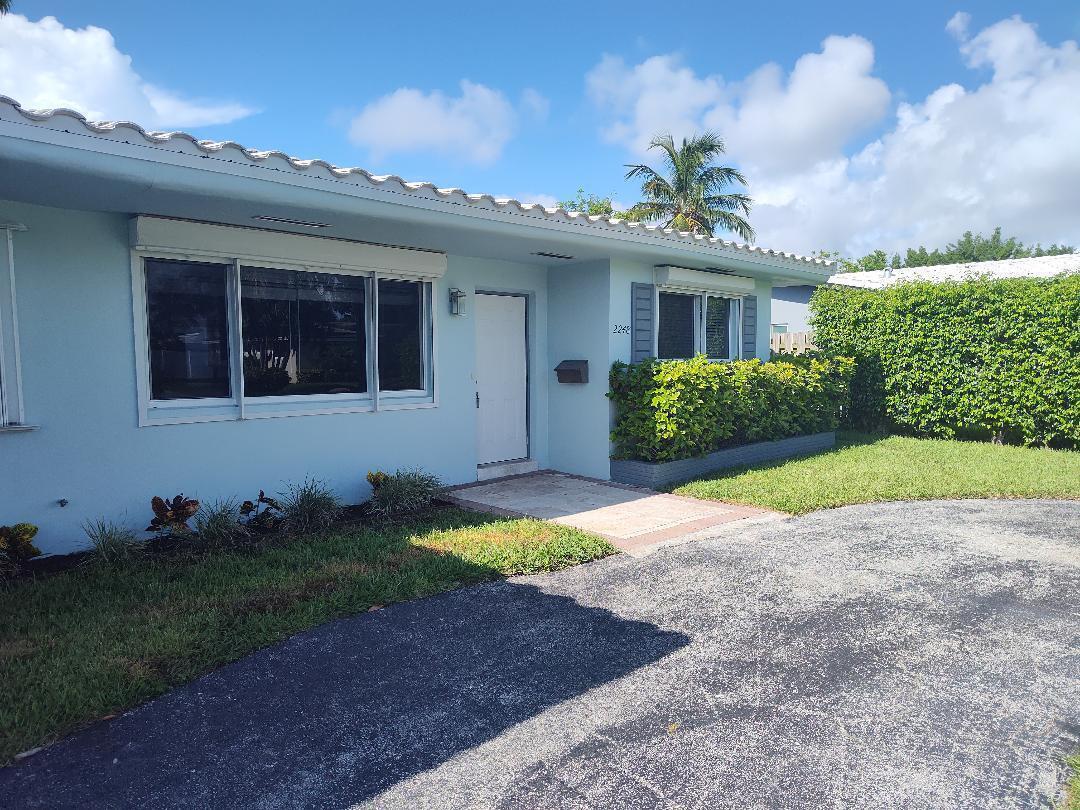 2248 Northeast 37th Street Lighthouse Point, FL 33064 - Photo 2 of 15 exterior2