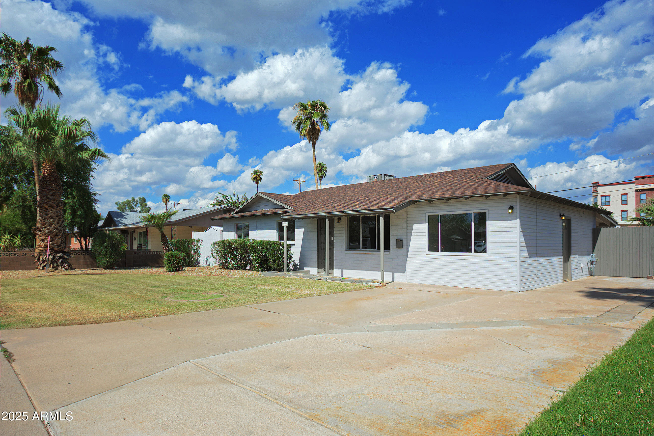 1206 West 9th Street Tempe, AZ 85281 - Photo 2 of 23 a house with outdoor space