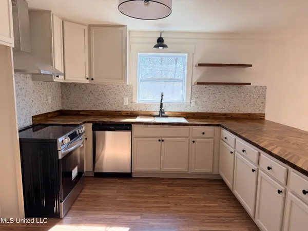 $179,900 | 1500 Snow Lake Drive, Ashland, MS 38603