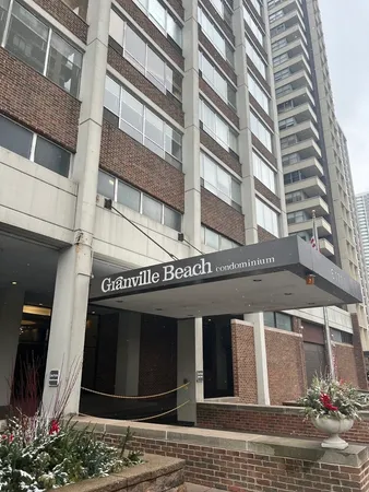 $1,980 | 6171 North Sheridan Road, Unit 304, Chicago, IL 60660