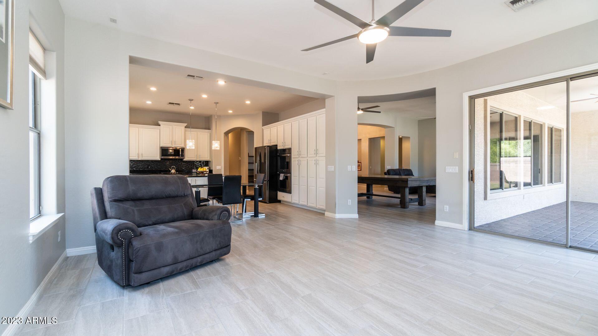 554 East Joseph Way Gilbert, AZ 85295 - Photo 9 of 34 EWZge71a