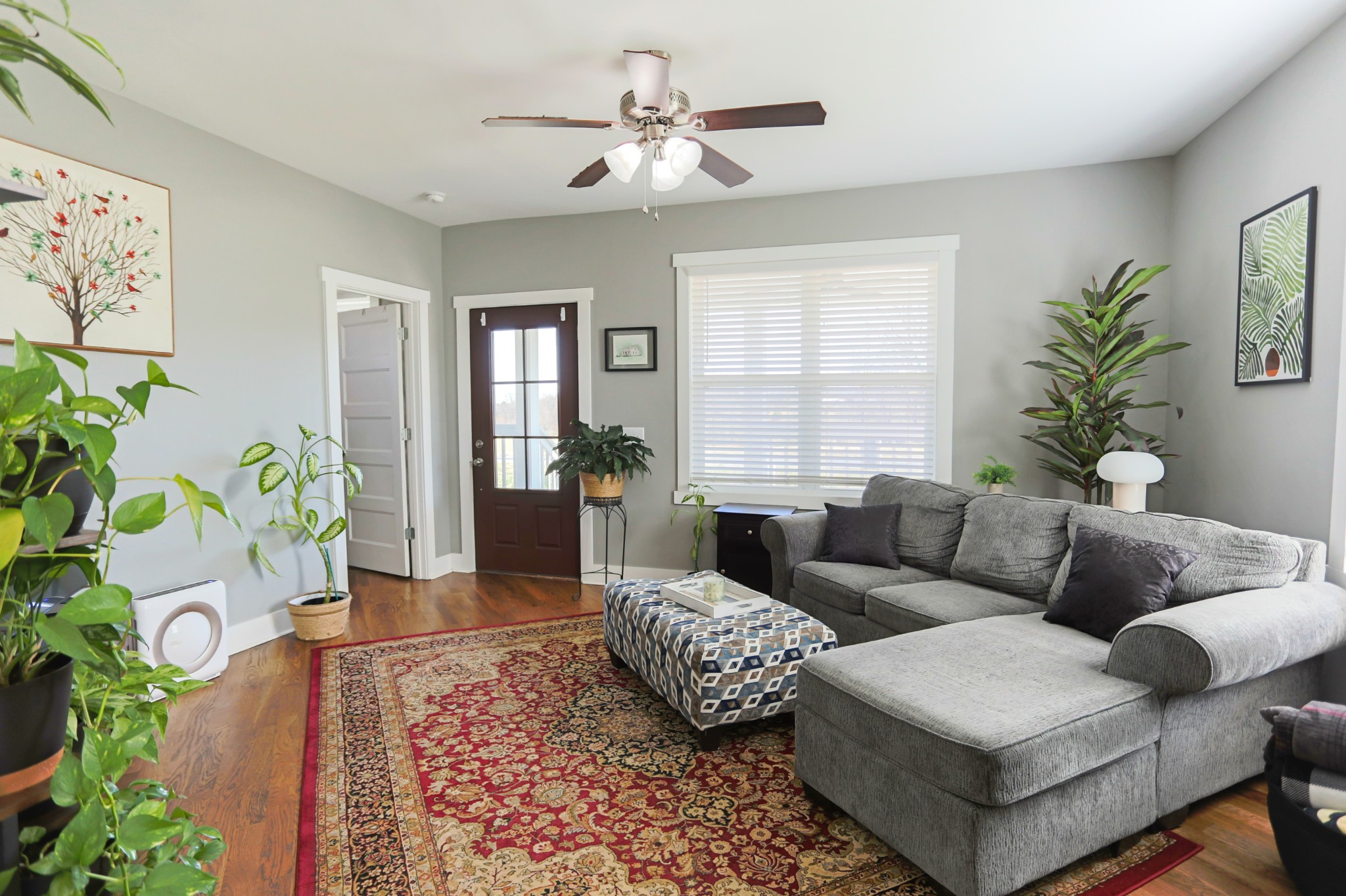 5288 Fred Perry Road Springfield, TN 37172 - Photo 14 of 36 a living room with furniture and a potted plant