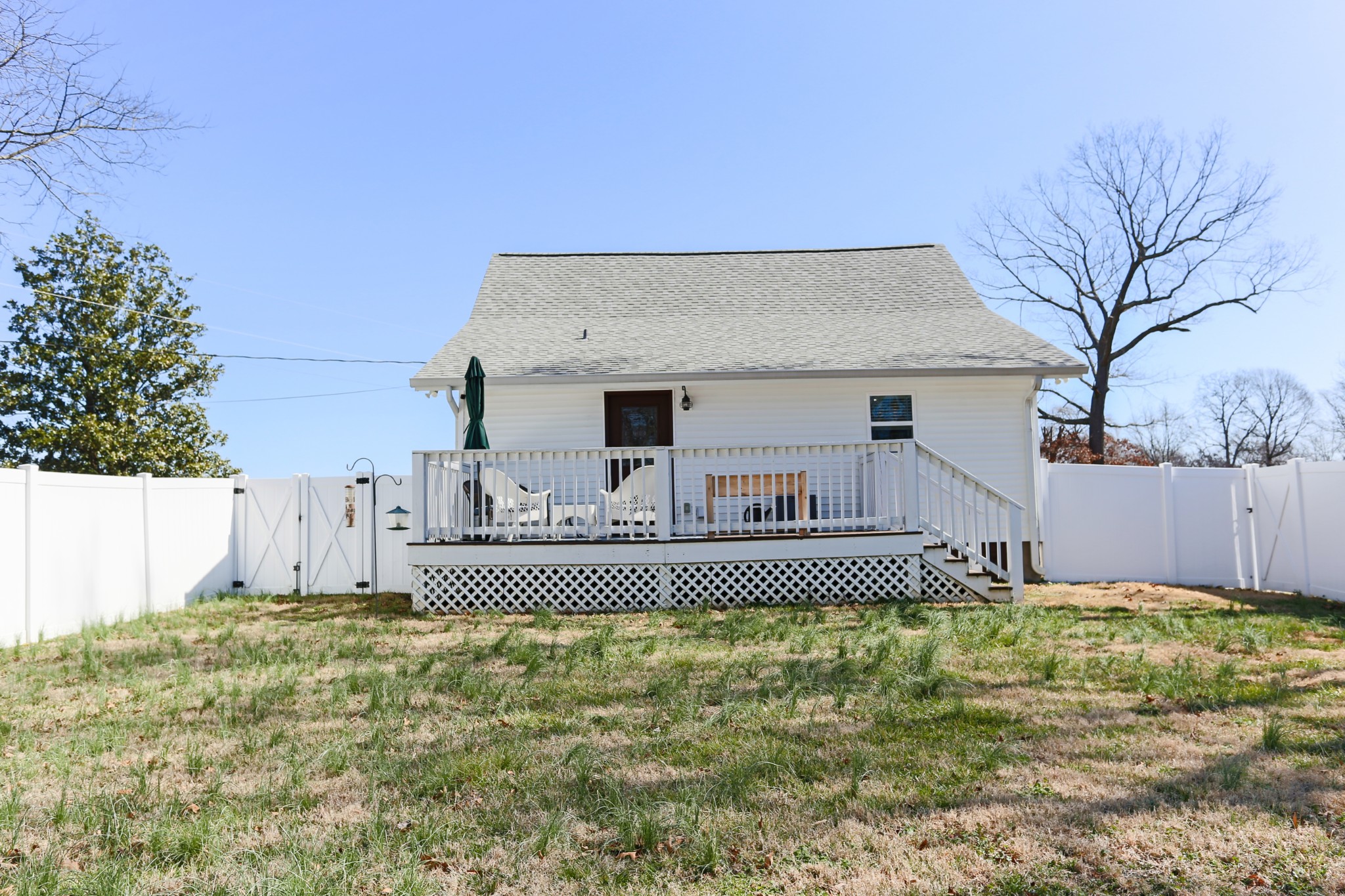 5288 Fred Perry Road Springfield, TN 37172 - Photo 36 of 36 a front view of a house with a garden