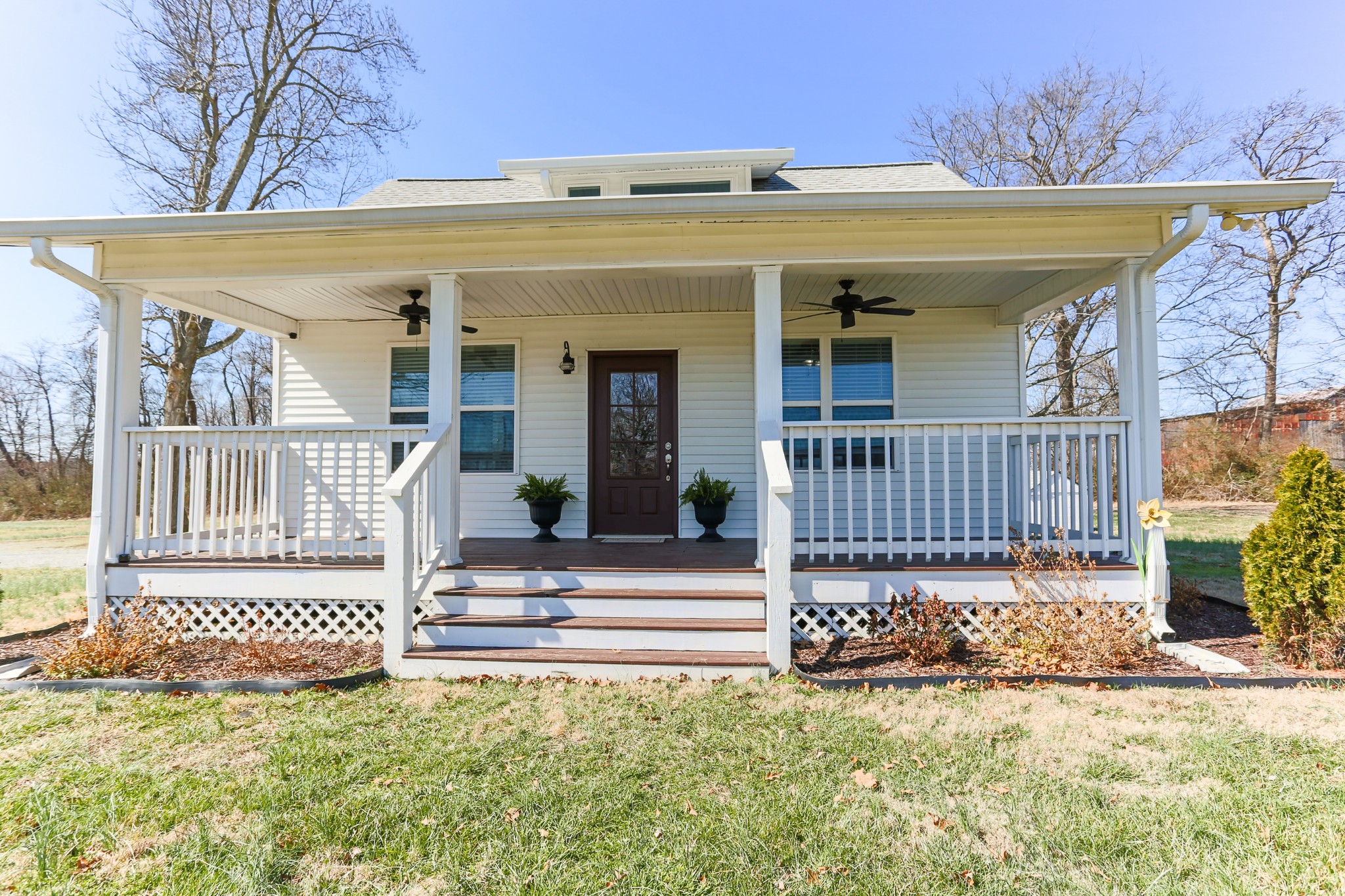 5288 Fred Perry Road Springfield, TN 37172 - Photo 4 of 36 a view of a house with a small yard and wooden floor and fence
