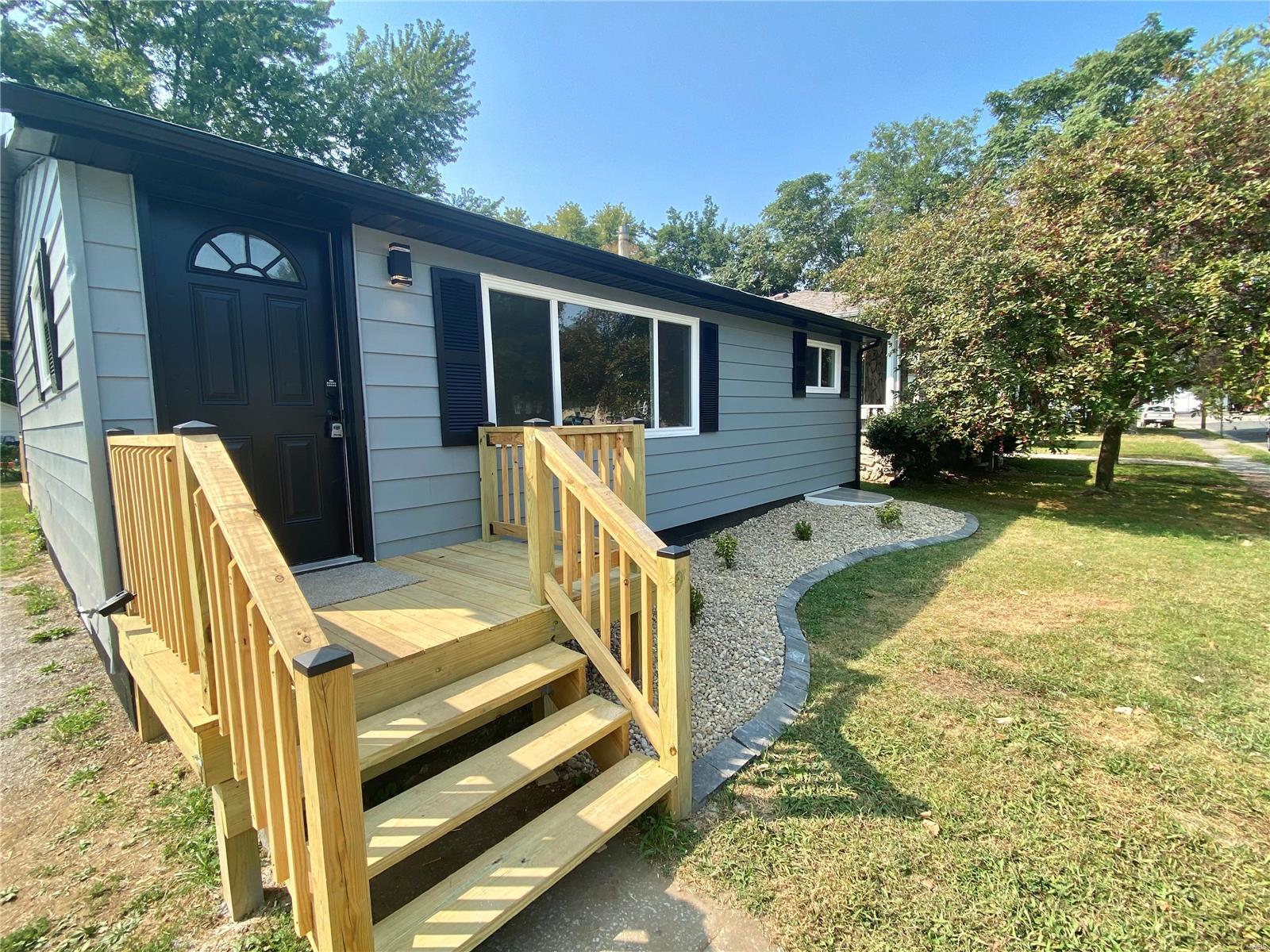 125 East 2nd Street Roxana, IL 62084 - Photo 1 of 21