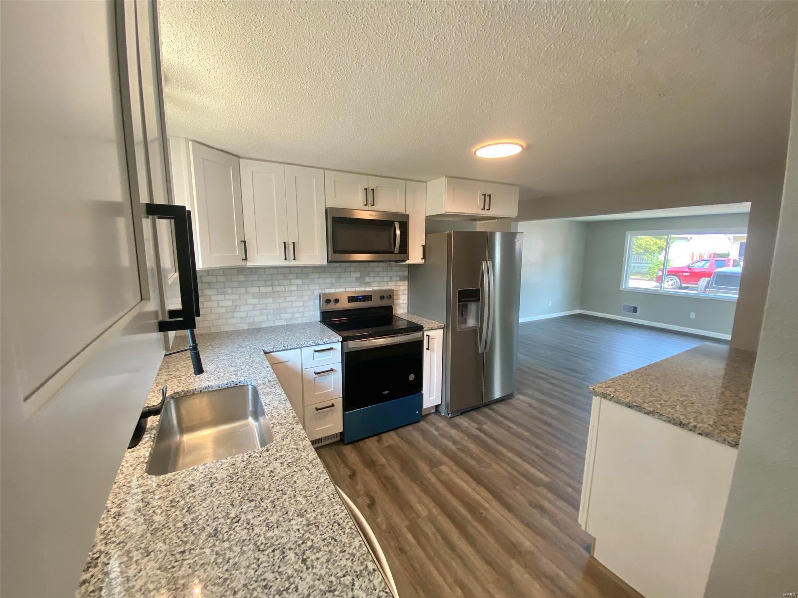 125 East 2nd Street Roxana, IL 62084 - Photo 3 of 21