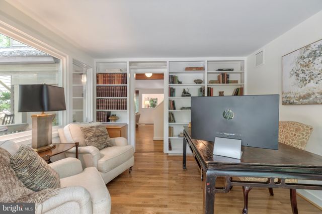 $1,000,000 | 6401 81st Street, Cabin John, MD 20818