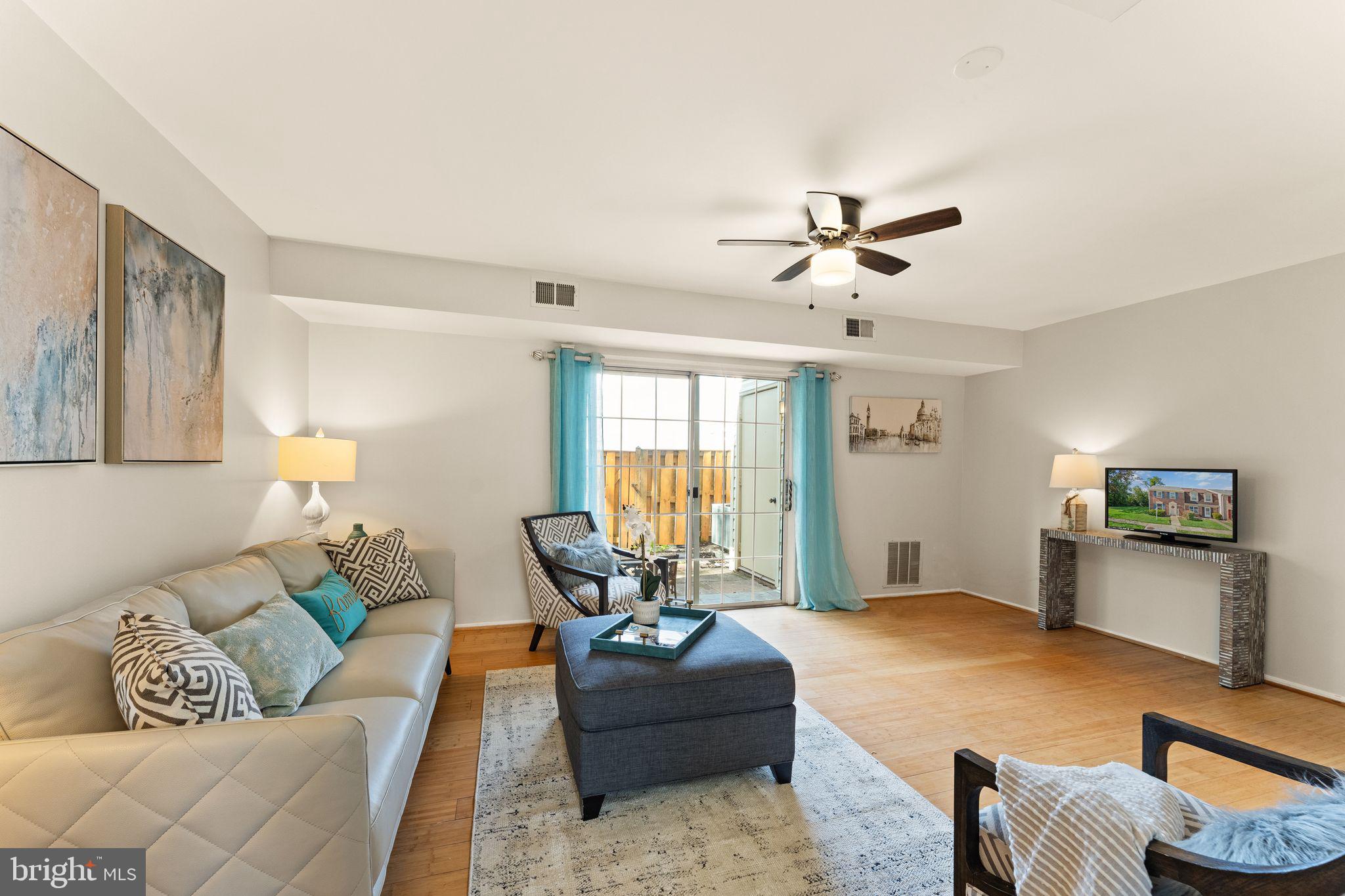 22313 Mayfield Square Sterling, VA 20164 - Photo 11 of 40