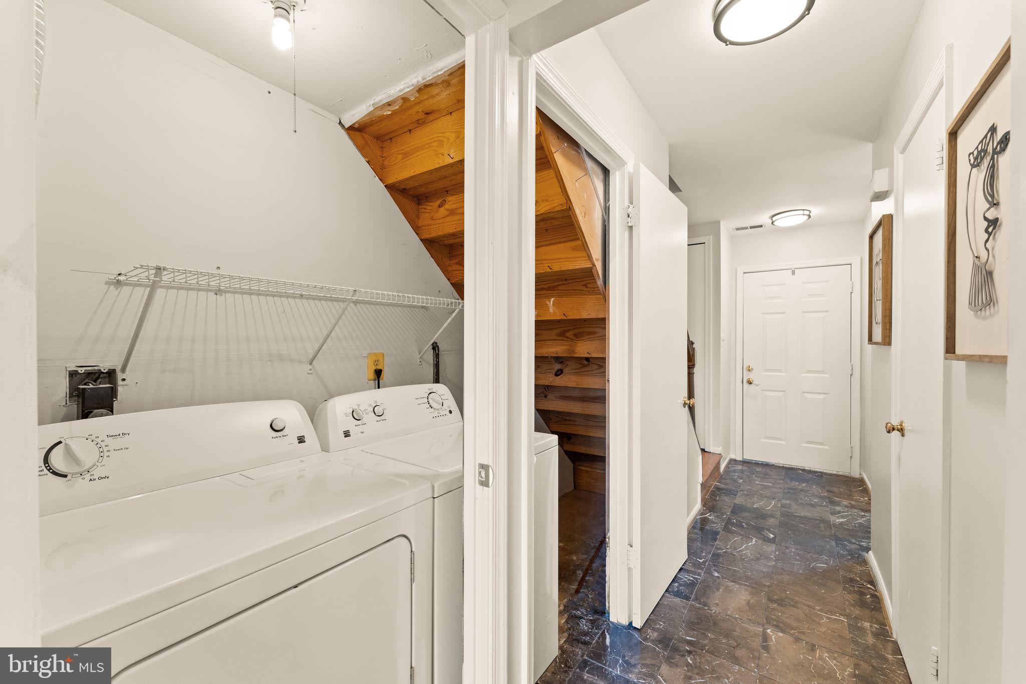 22313 Mayfield Square Sterling, VA 20164 - Photo 19 of 40