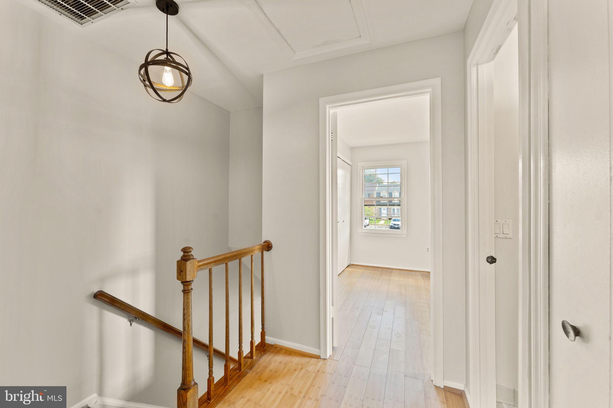 22313 Mayfield Square Sterling, VA 20164 - Photo 20 of 40