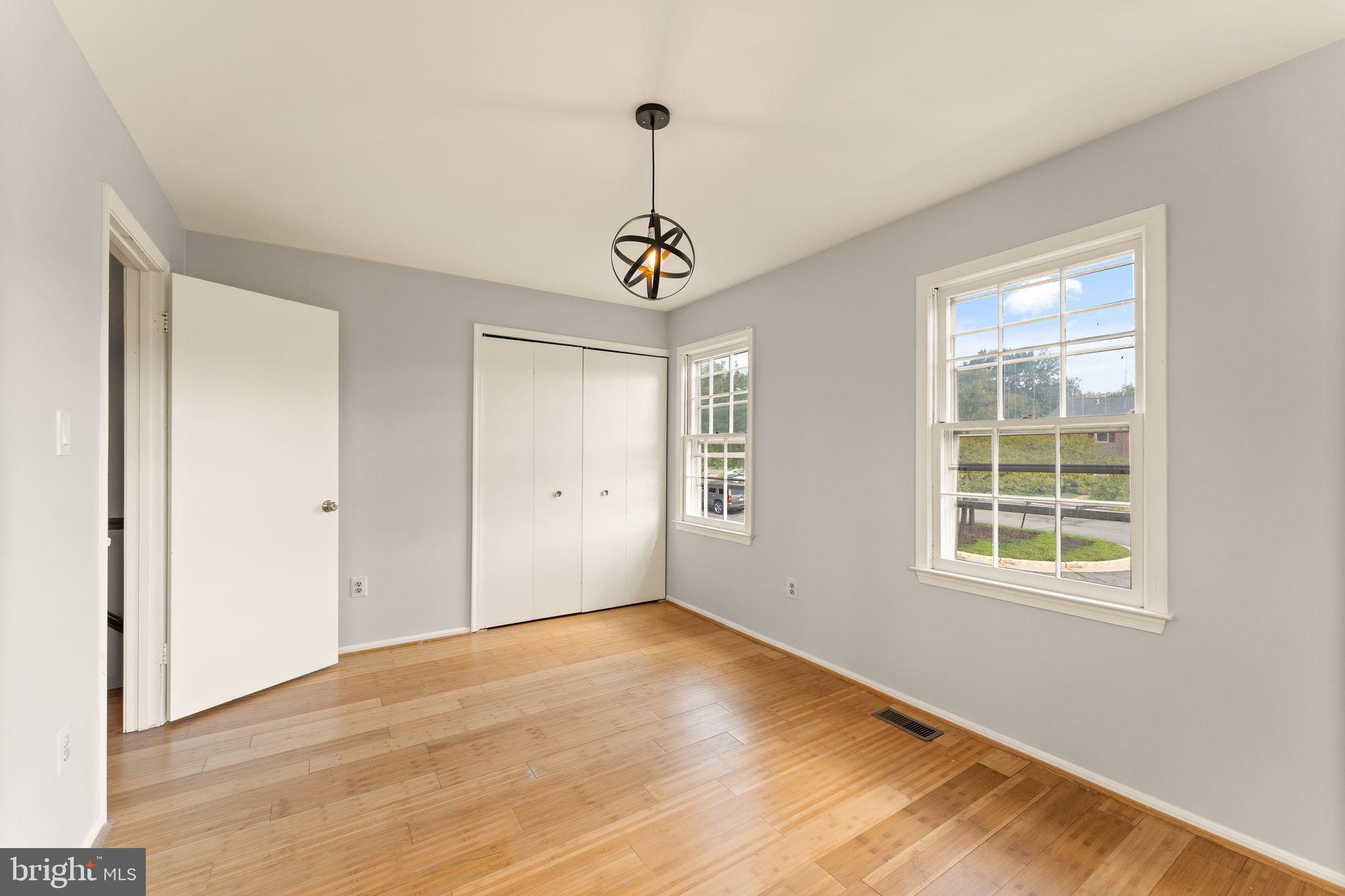 22313 Mayfield Square Sterling, VA 20164 - Photo 23 of 40