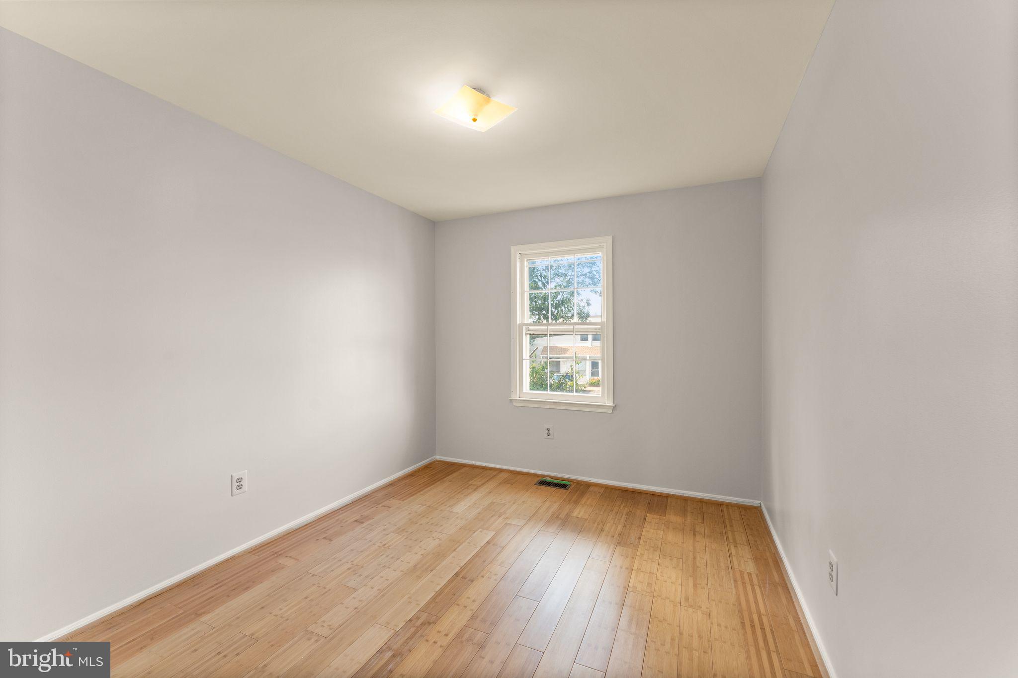 22313 Mayfield Square Sterling, VA 20164 - Photo 27 of 40