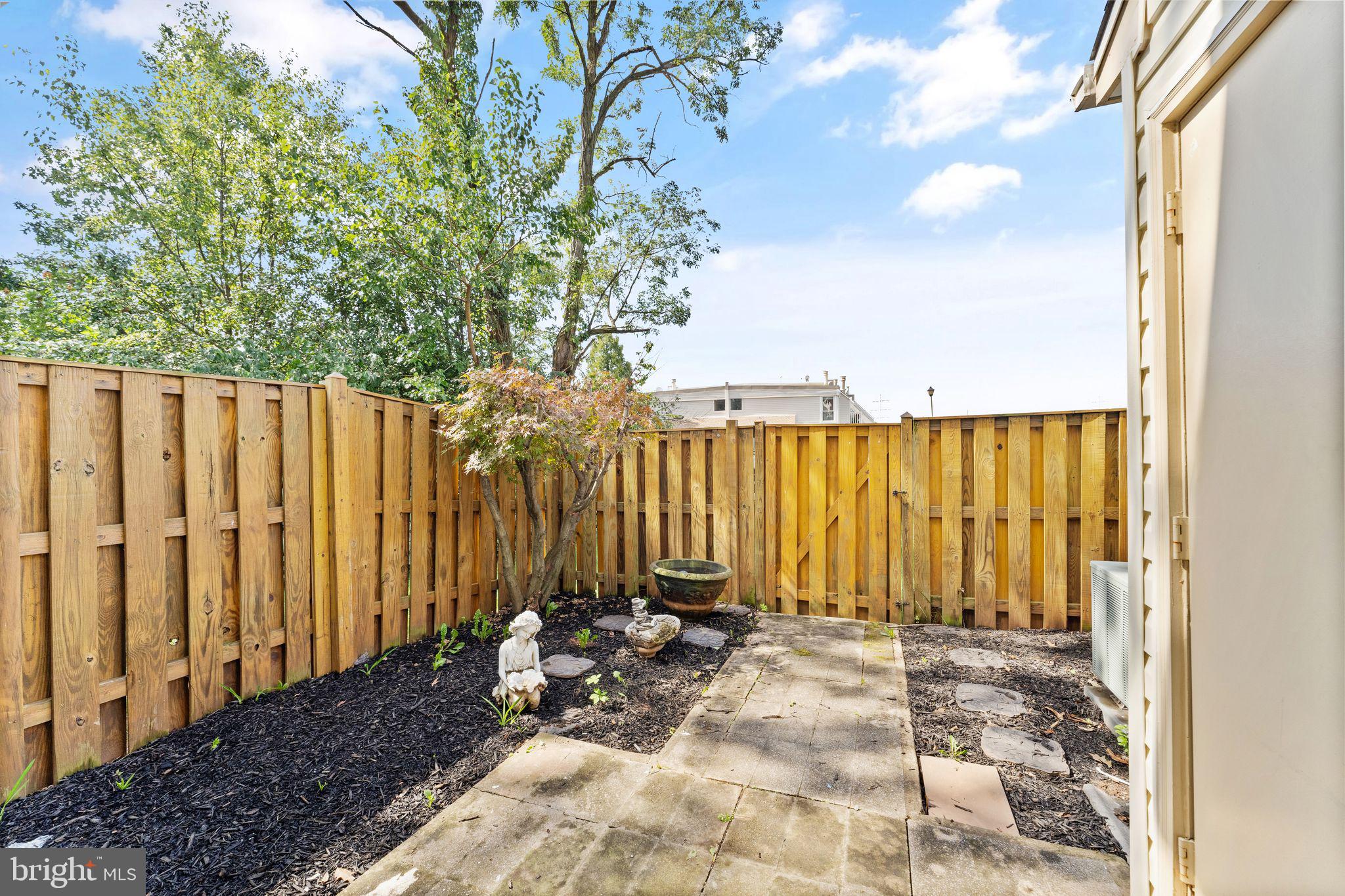 22313 Mayfield Square Sterling, VA 20164 - Photo 29 of 40