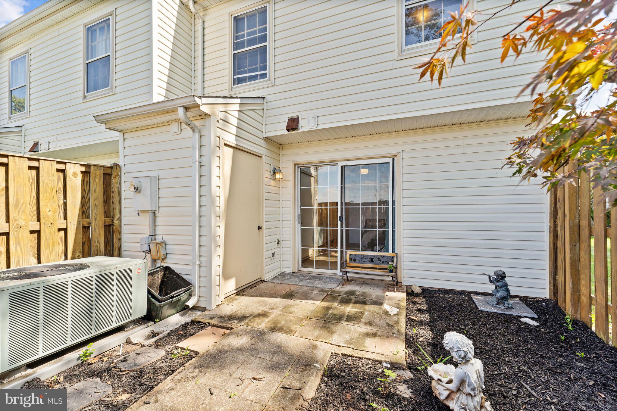 22313 Mayfield Square Sterling, VA 20164 - Photo 30 of 40