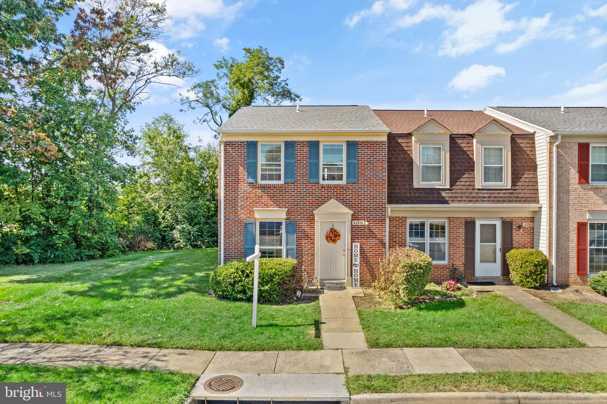 22313 Mayfield Square Sterling, VA 20164 - Photo 3 of 40