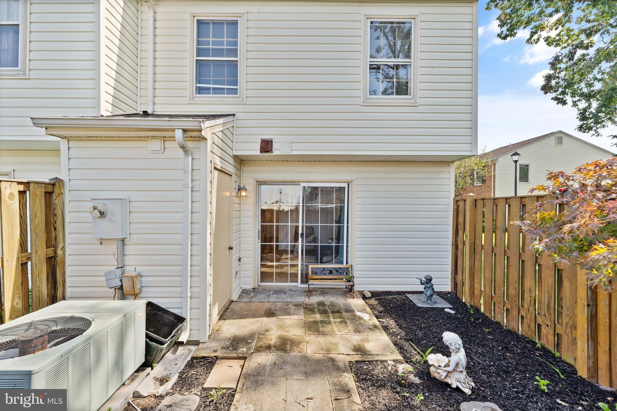 22313 Mayfield Square Sterling, VA 20164 - Photo 31 of 40