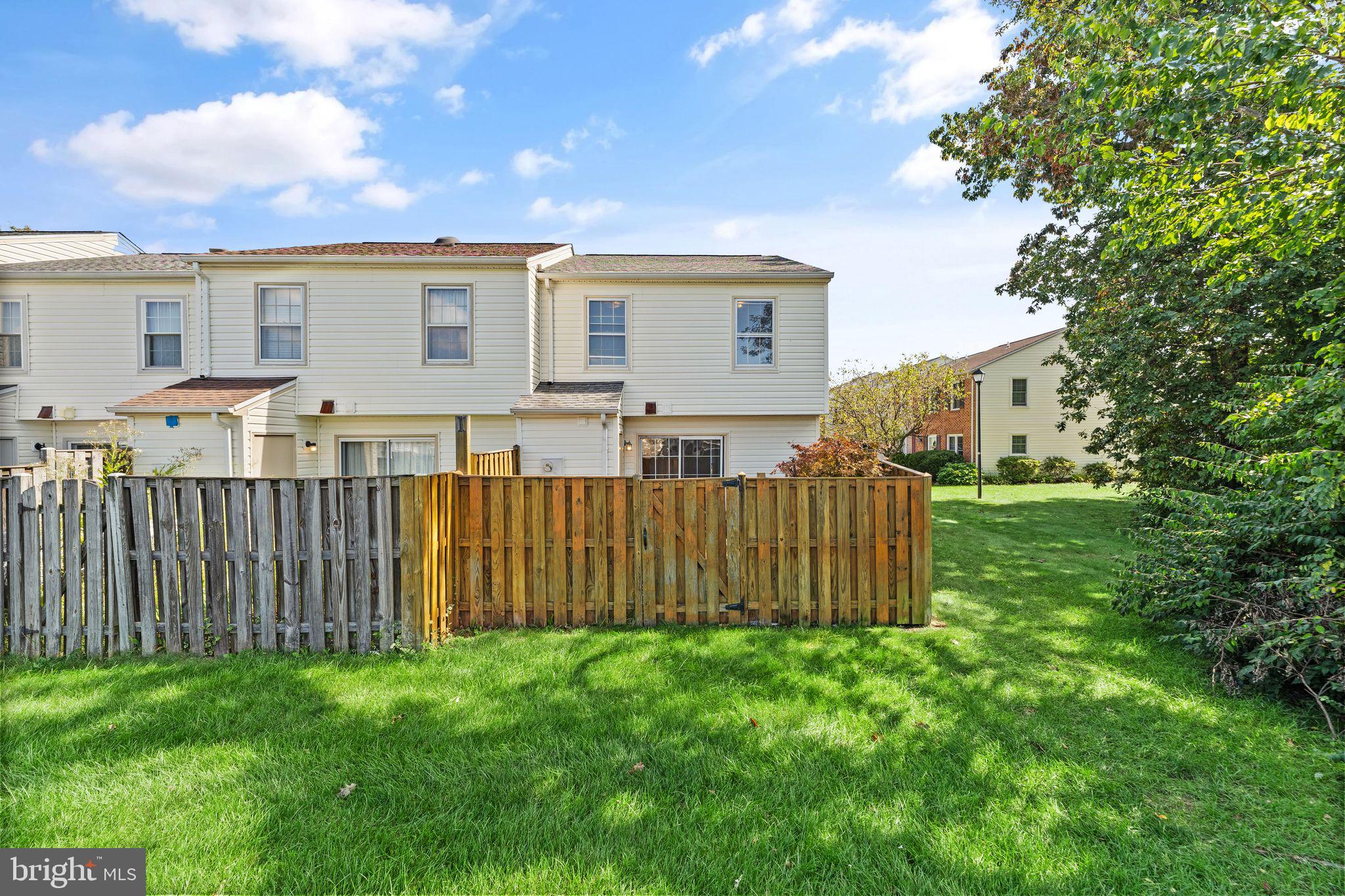 22313 Mayfield Square Sterling, VA 20164 - Photo 33 of 40