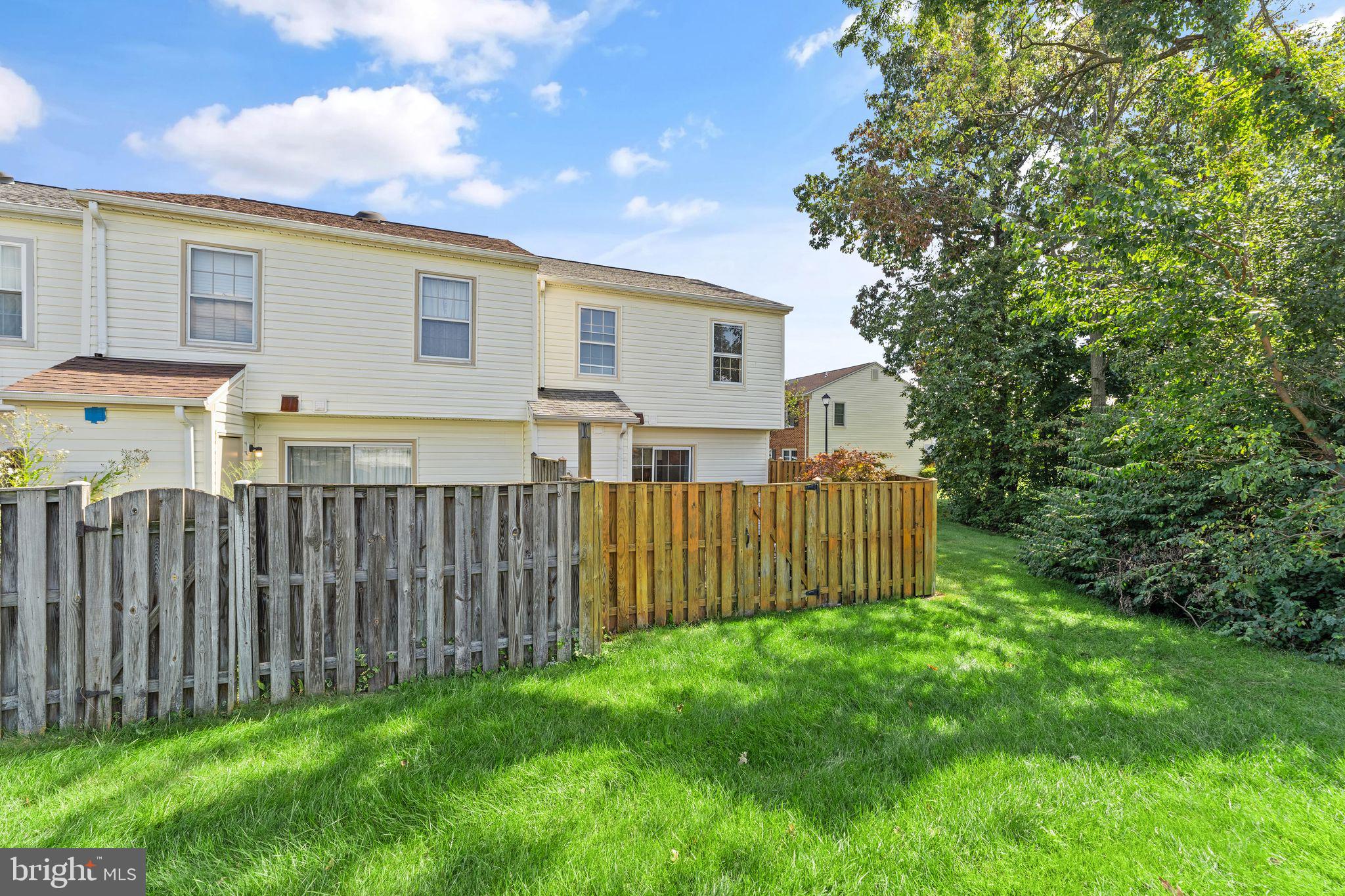 22313 Mayfield Square Sterling, VA 20164 - Photo 34 of 40