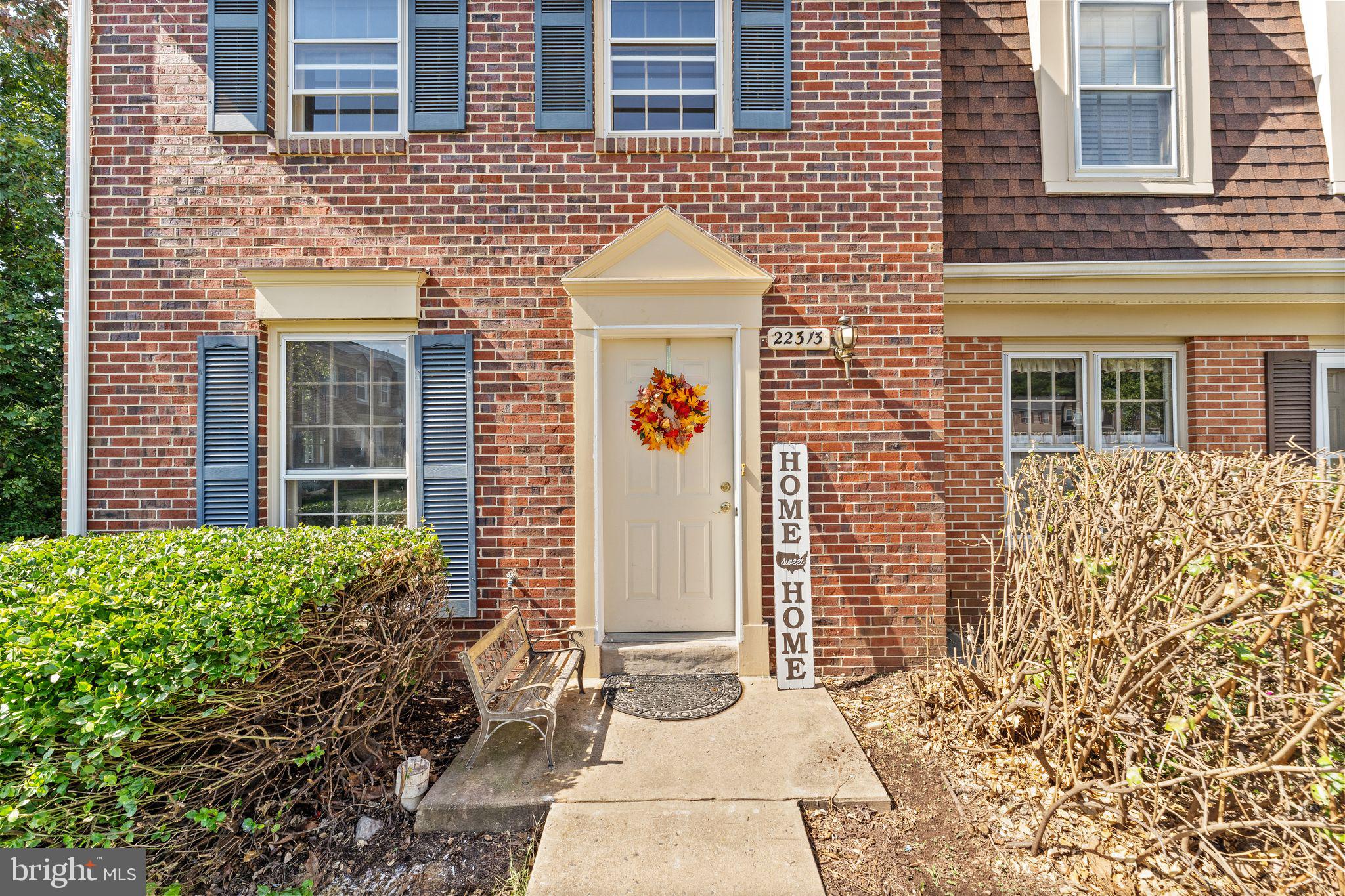 22313 Mayfield Square Sterling, VA 20164 - Photo 6 of 40