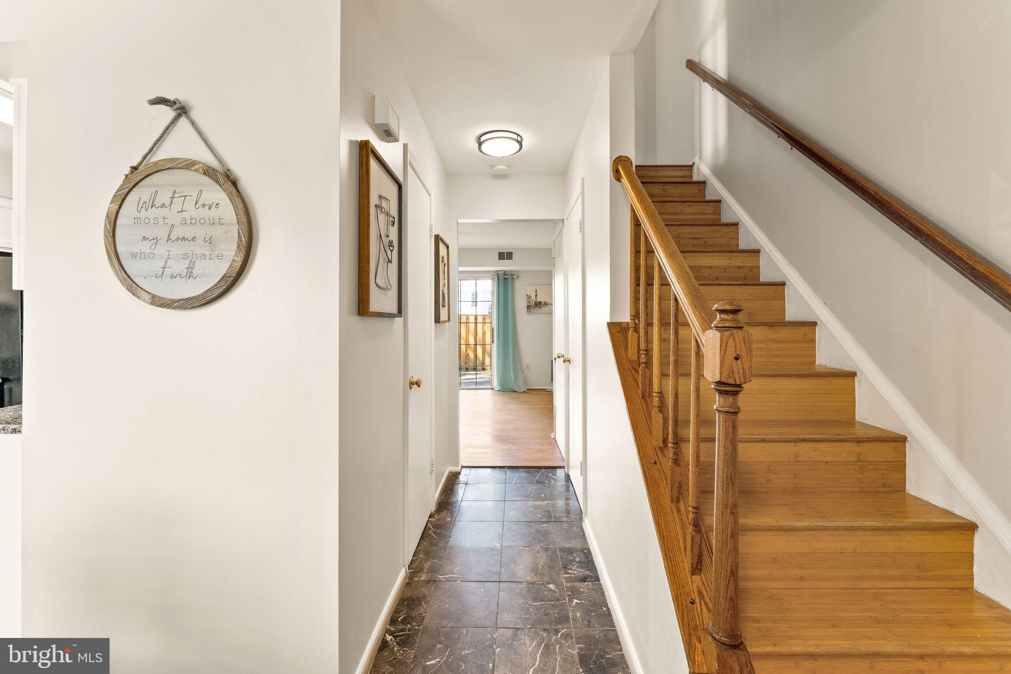 22313 Mayfield Square Sterling, VA 20164 - Photo 7 of 40