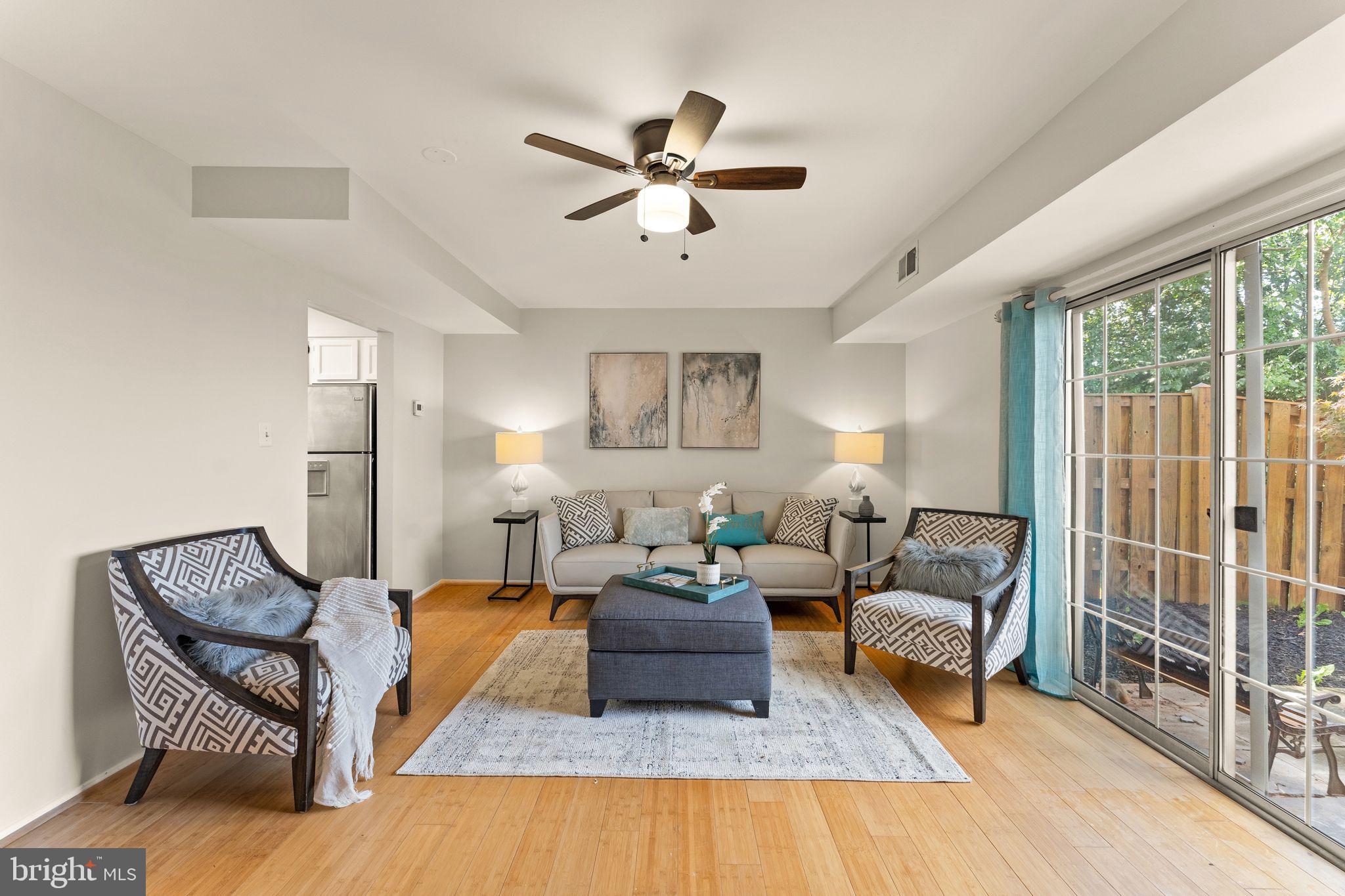 22313 Mayfield Square Sterling, VA 20164 - Photo 8 of 40