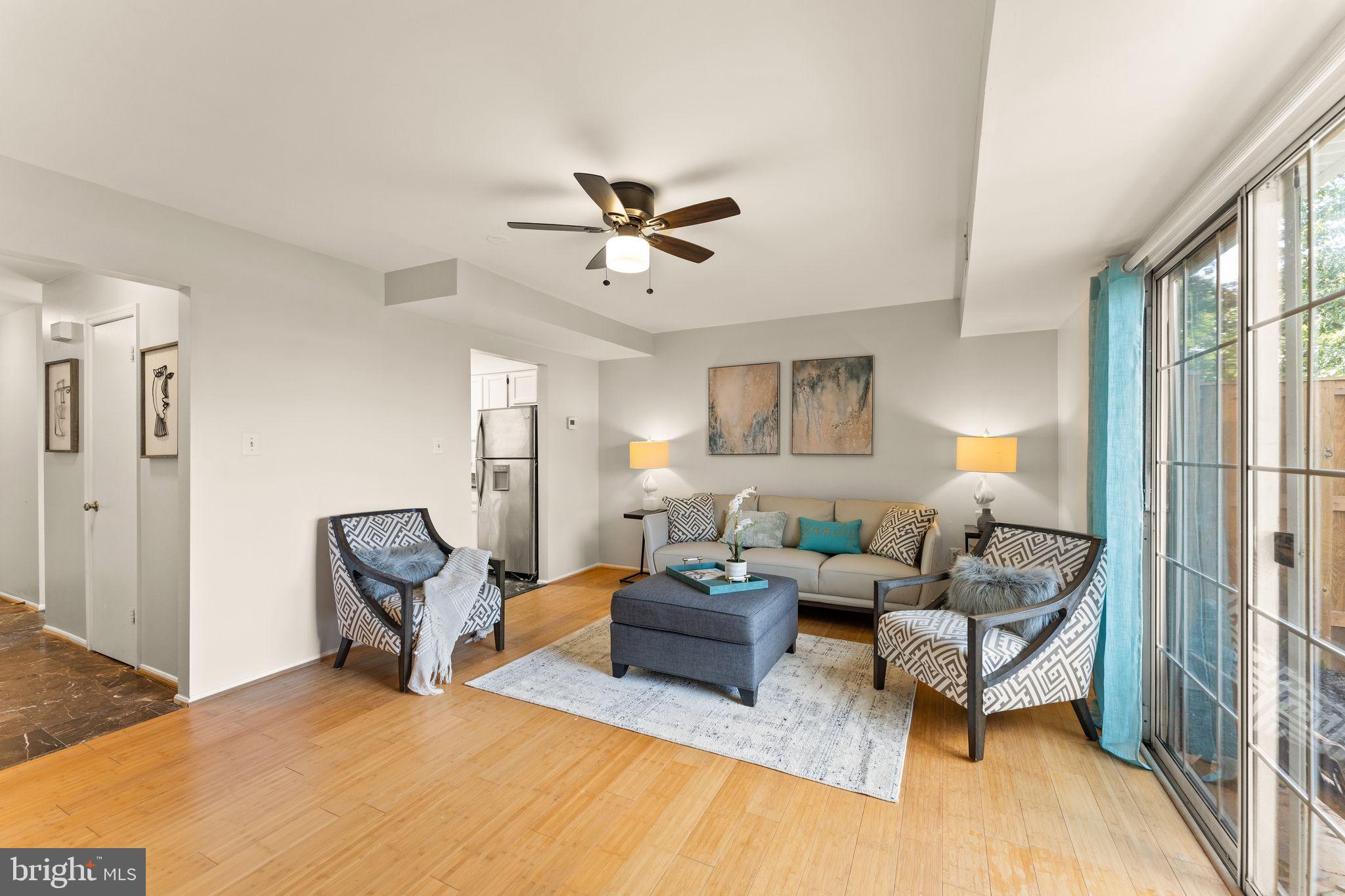 22313 Mayfield Square Sterling, VA 20164 - Photo 9 of 40