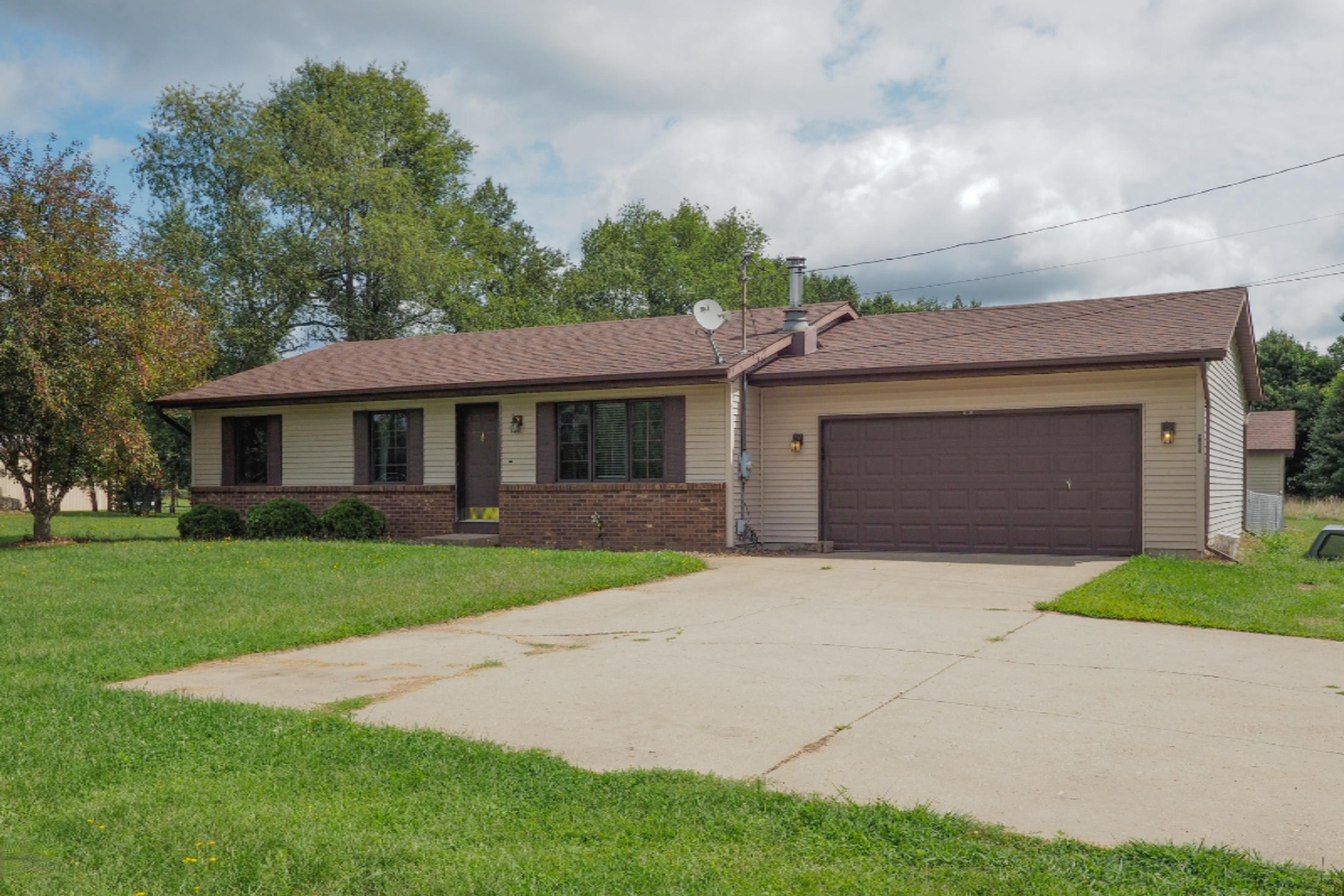 51261 Parkville Road Three Rivers, MI 49093 - Photo 2 of 25 51261 Parkville-102