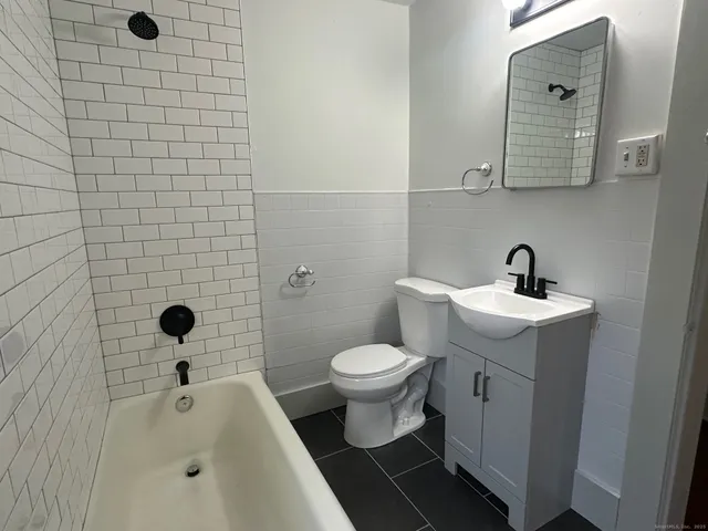 $799,000 | 29 Water Street, Guilford, CT 06437