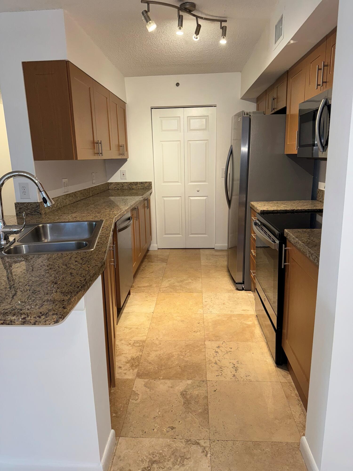 3111 Clint Moore Road, Unit 102 Boca Raton, FL 33496 - Photo 5 of 9 bocar kitchen good