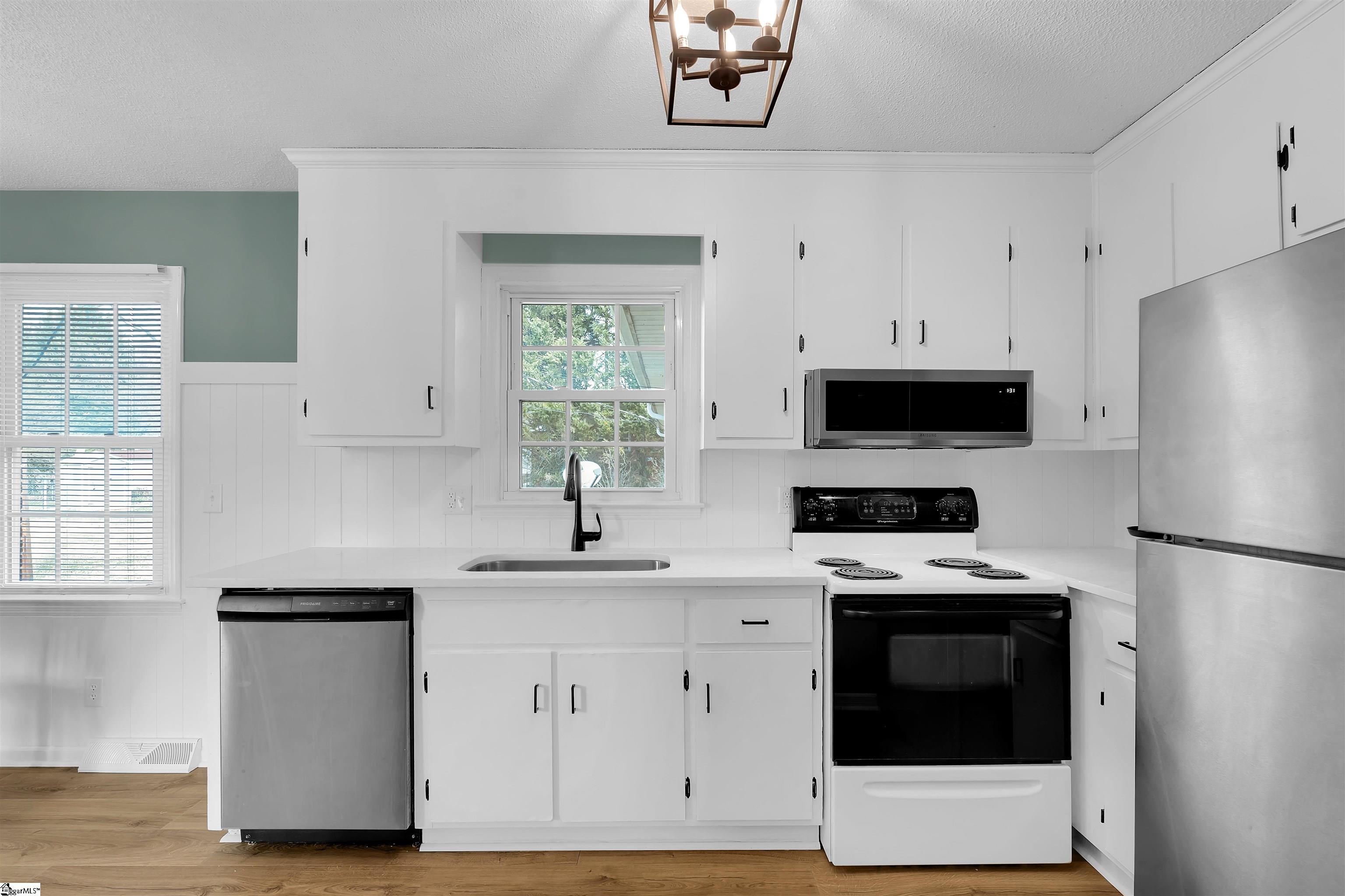 701 Ikes Road Taylors, SC 29687 - Photo 11 of 38