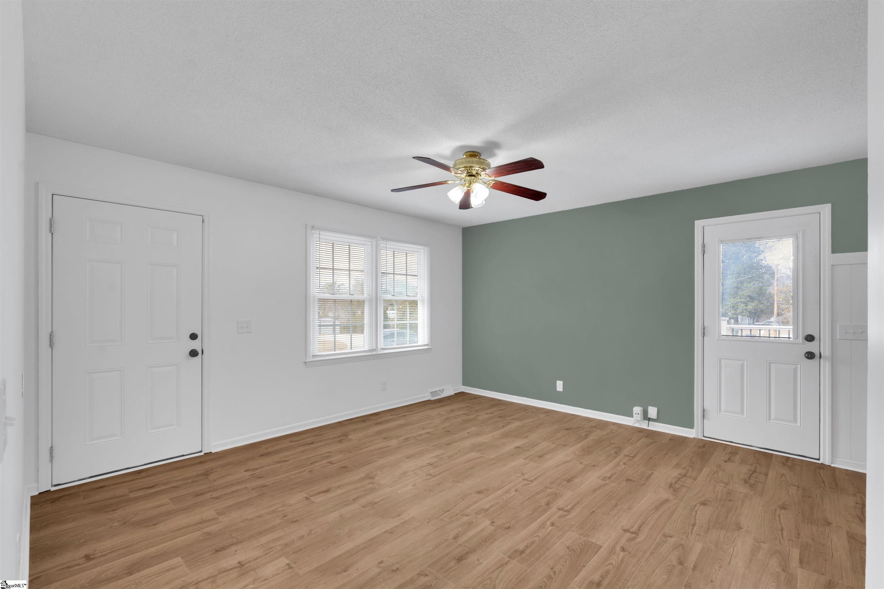 701 Ikes Road Taylors, SC 29687 - Photo 4 of 38