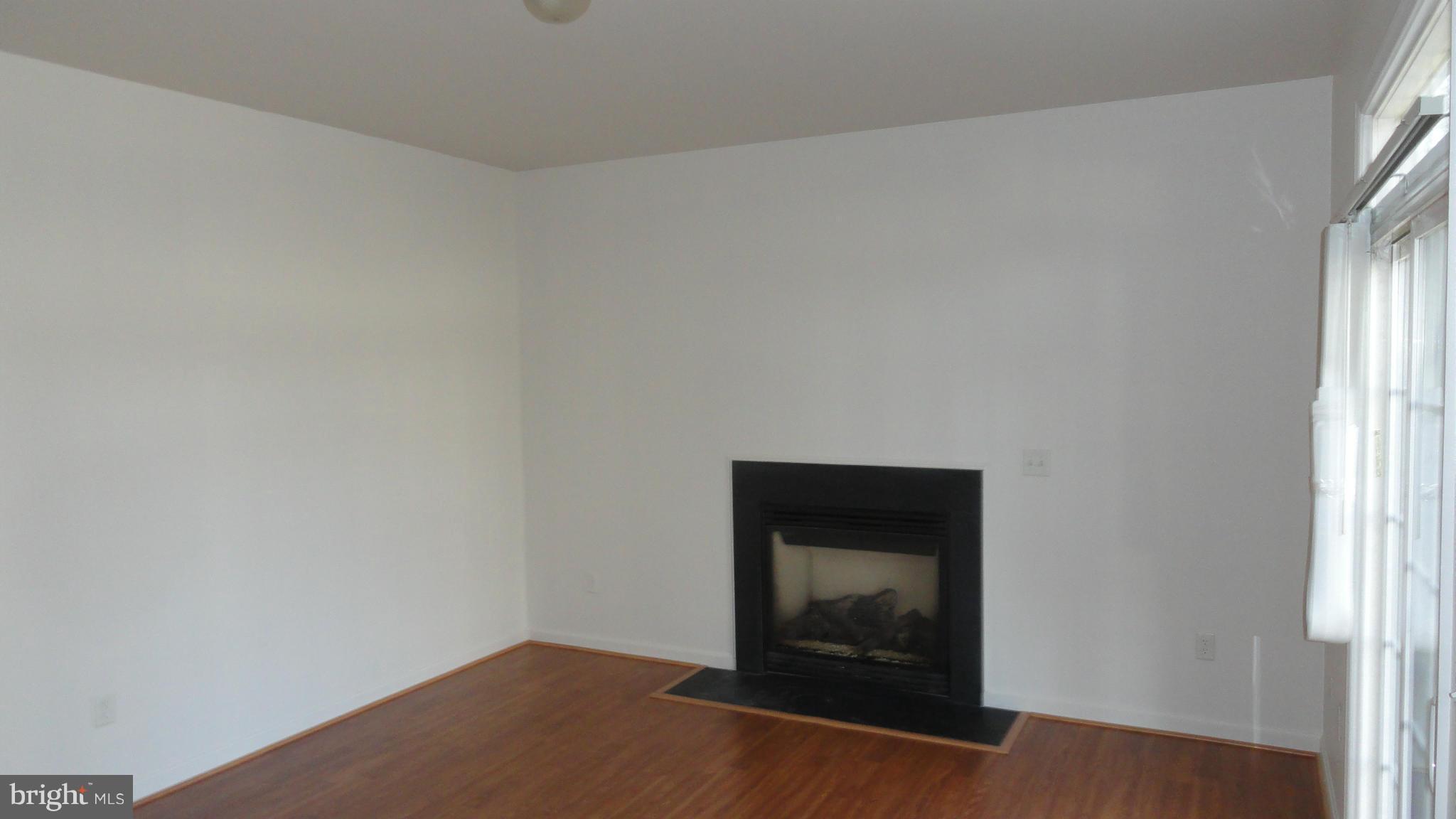 906 Mayo Road Edgewater, MD 21037 - Photo 7 of 29 Family Room