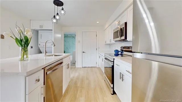 $2,700 | 37 Village Road, Unit 2, Milford, CT 06460