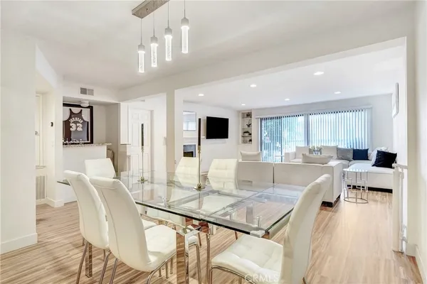 $598,000 | 18324 Clark, Unit 119, Tarzana, CA 91356