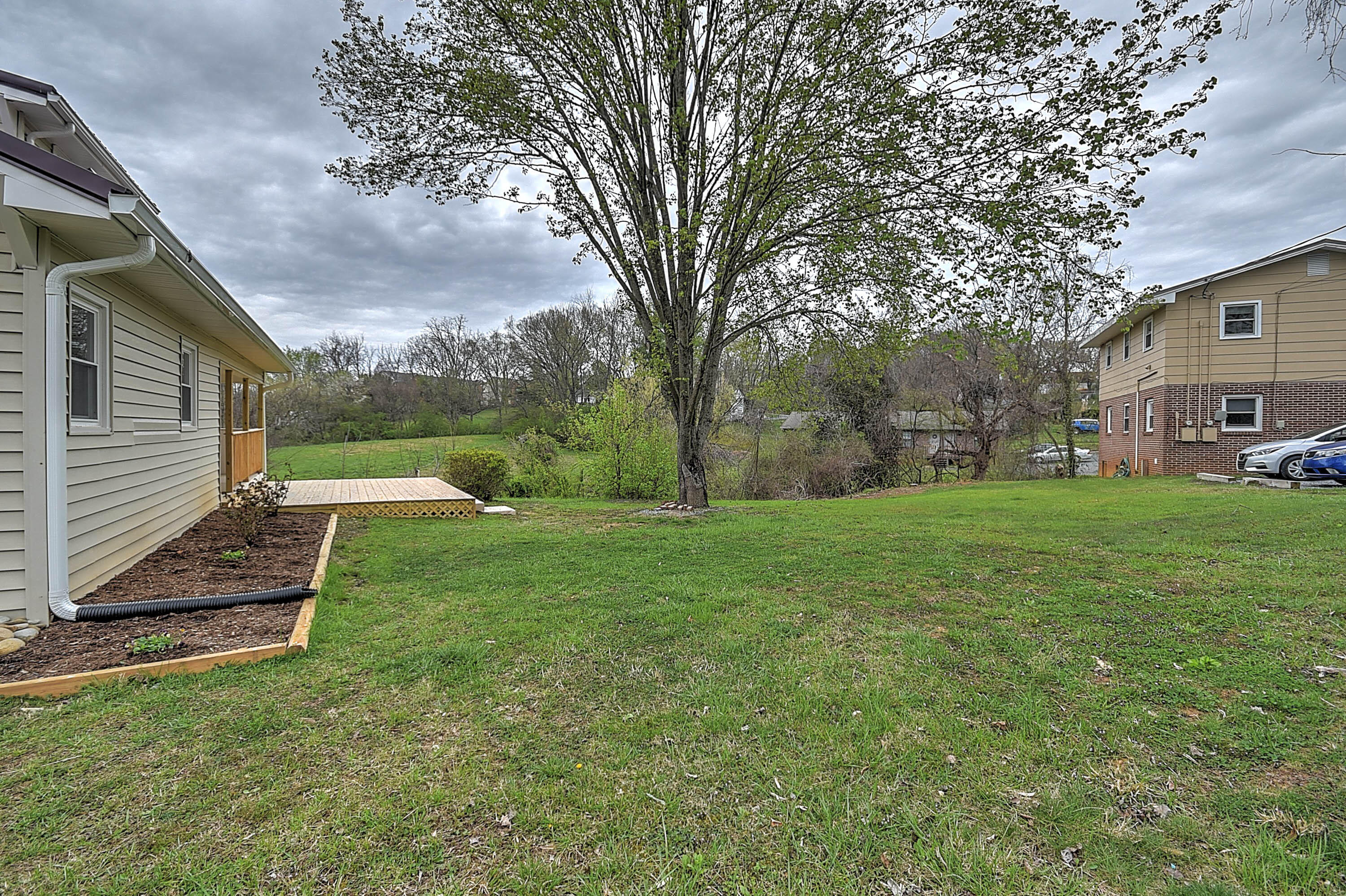 1824 Indian Ridge Road Johnson City, TN 37604 - Photo 4 of 41 Indian Ridge-5