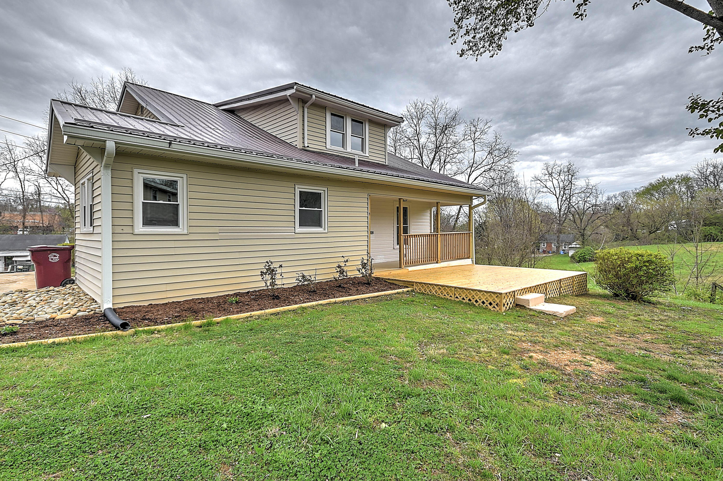 1824 Indian Ridge Road Johnson City, TN 37604 - Photo 5 of 41 Indian Ridge-6