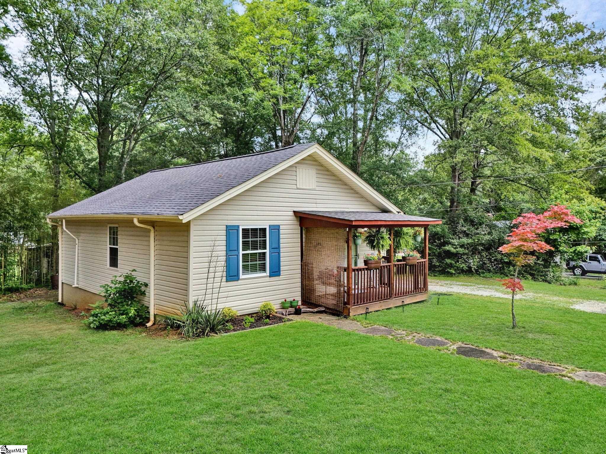 301 South E Street Easley, SC 29640 - Photo 3 of 49