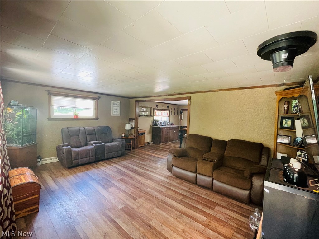7109 Crowder Road Southwest Sherrodsville, OH 44675 - Photo 5 of 21 Living room