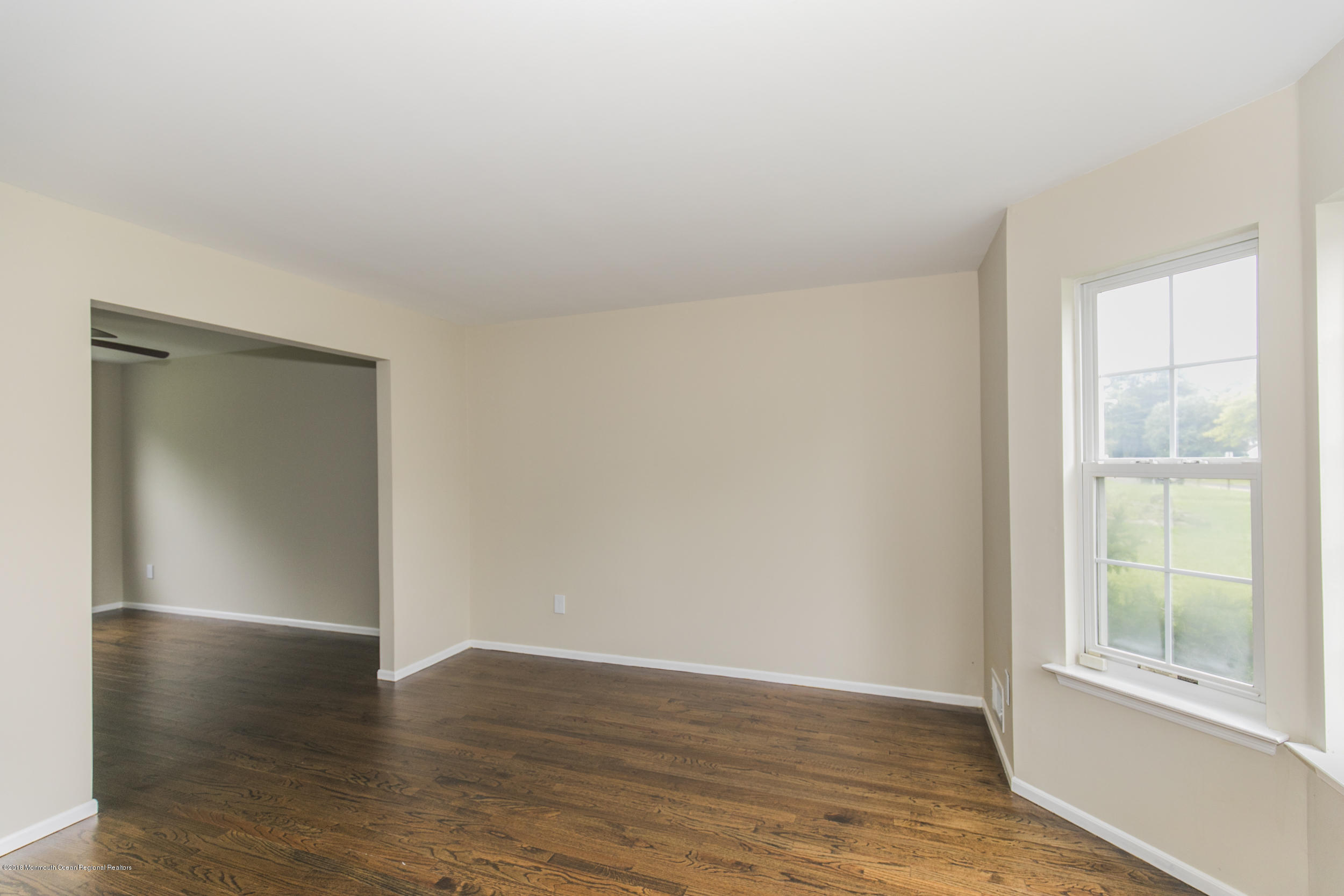 15 Middlesex Road Matawan, NJ 07747 - Photo 5 of 21 Living Room